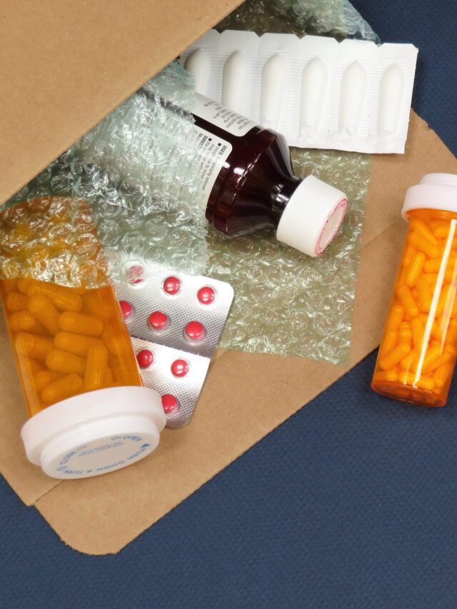 Horizontal,image,of,a,box,of,compounded,prescription,medications,shipped